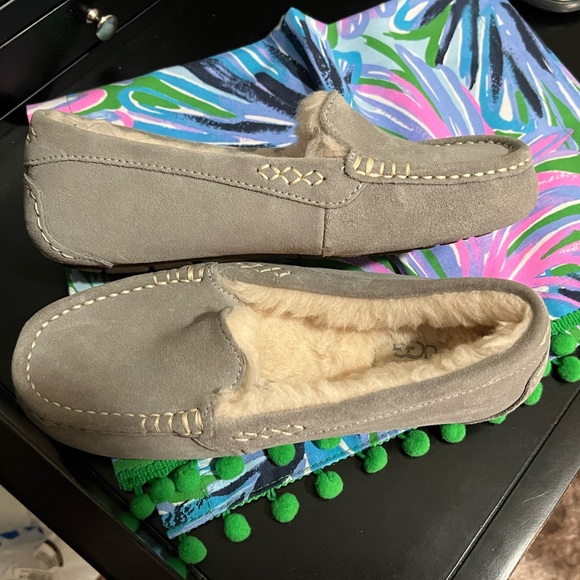 UGG Ansley women’s grey slipper size 6 - Picture 3 of 7